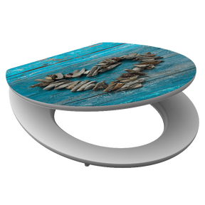 Högblank mönstrad toalettsits universal med träkärna - BÄTTRE. CC-mått: 130-185mm Längd: 425-475mm Bredd: 370mm.